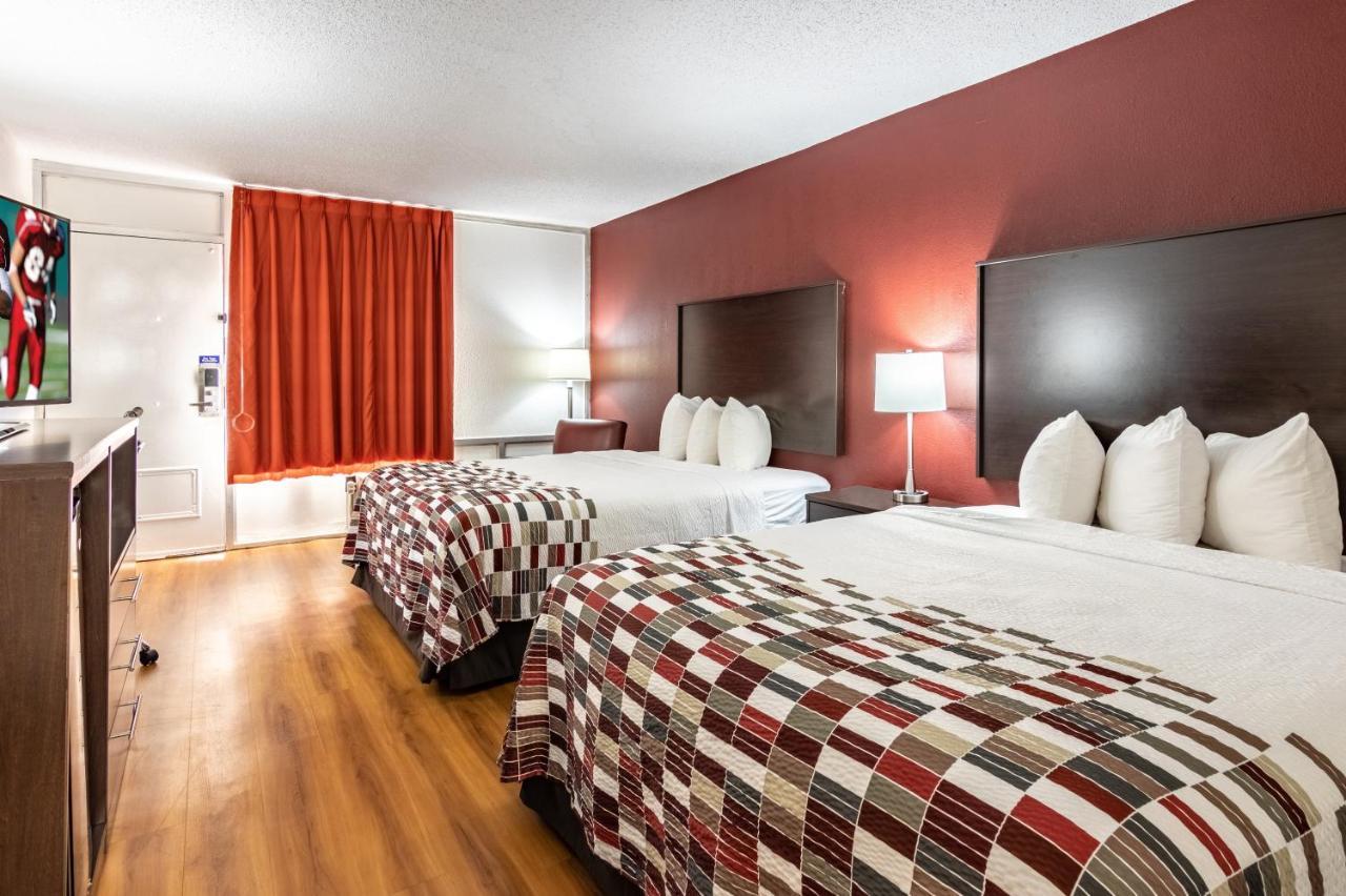 Red Roof Inn Форсайт Екстериор снимка
