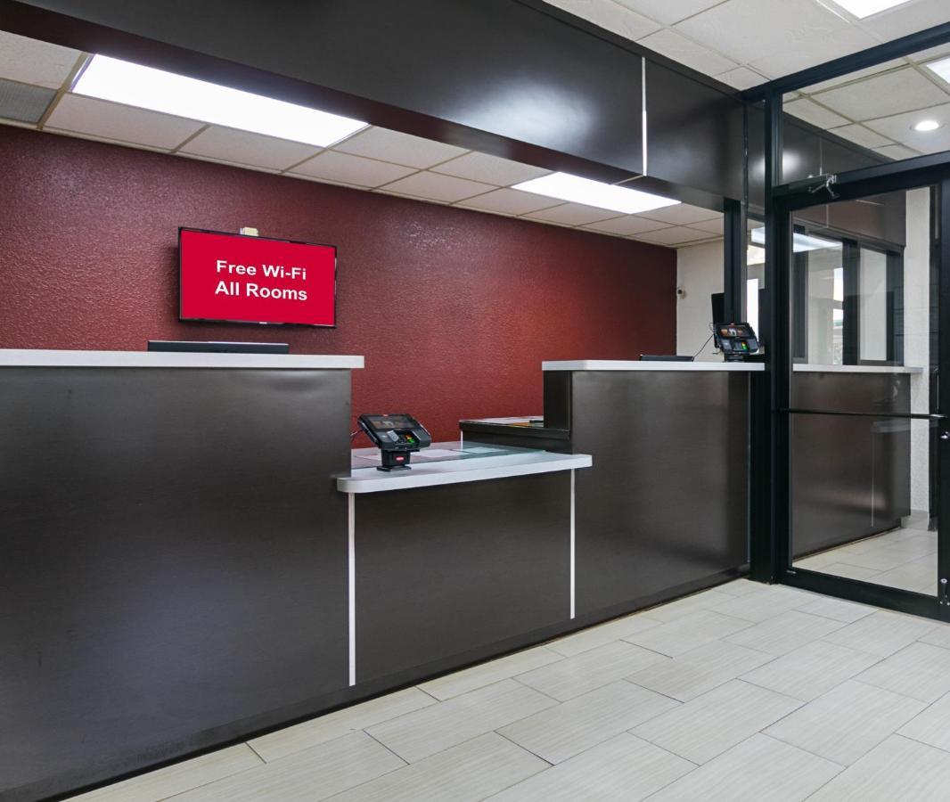Red Roof Inn Форсайт Екстериор снимка