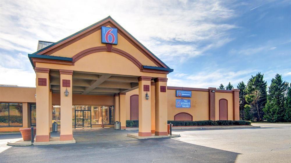 Red Roof Inn Форсайт Екстериор снимка