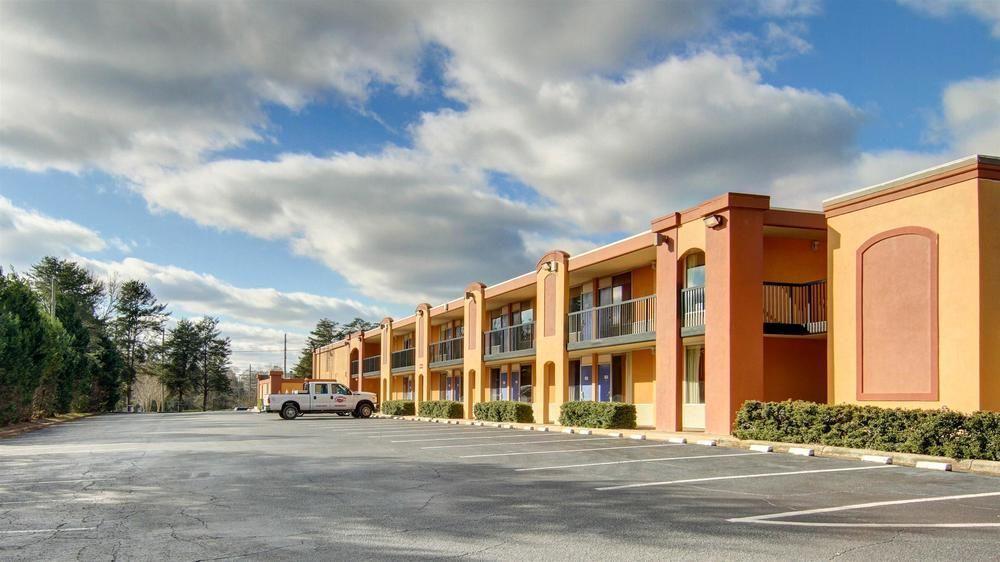 Red Roof Inn Форсайт Екстериор снимка