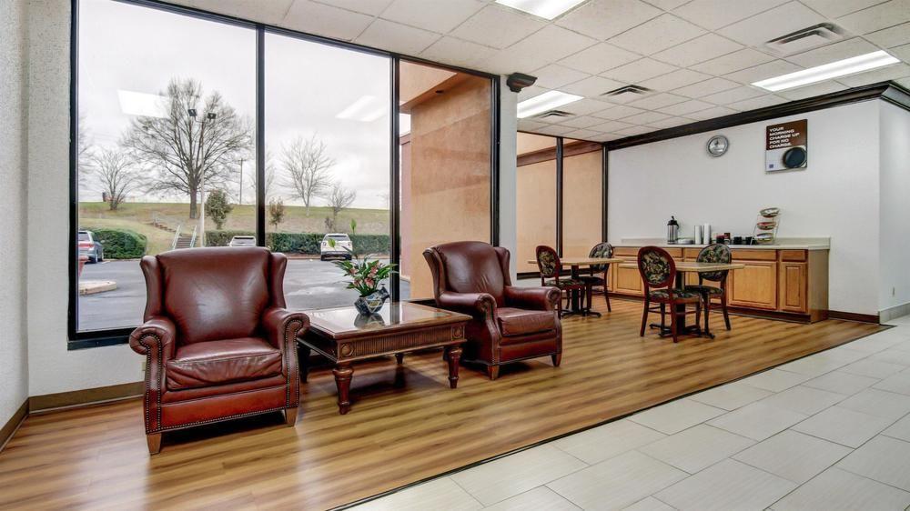 Red Roof Inn Форсайт Екстериор снимка